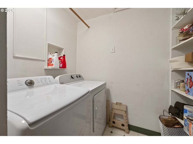 16309 LAKE FOREST Blvd, Lake Oswego, OR 97035