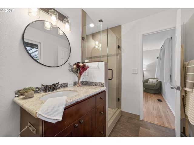 16309 LAKE FOREST Blvd, Lake Oswego, OR 97035