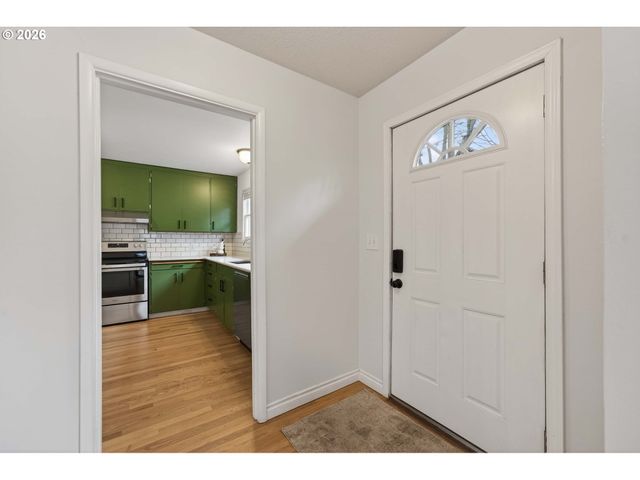 16309 LAKE FOREST Blvd, Lake Oswego, OR 97035