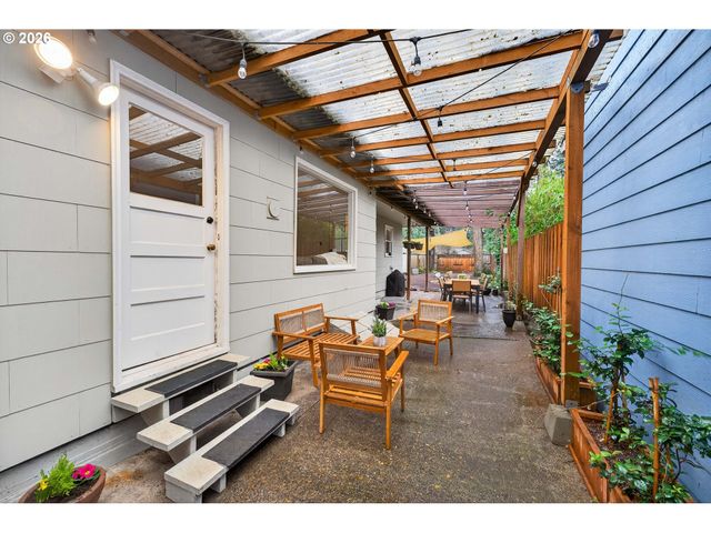 16309 LAKE FOREST Blvd, Lake Oswego, OR 97035