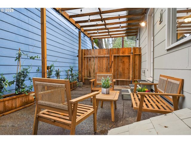 16309 LAKE FOREST Blvd, Lake Oswego, OR 97035