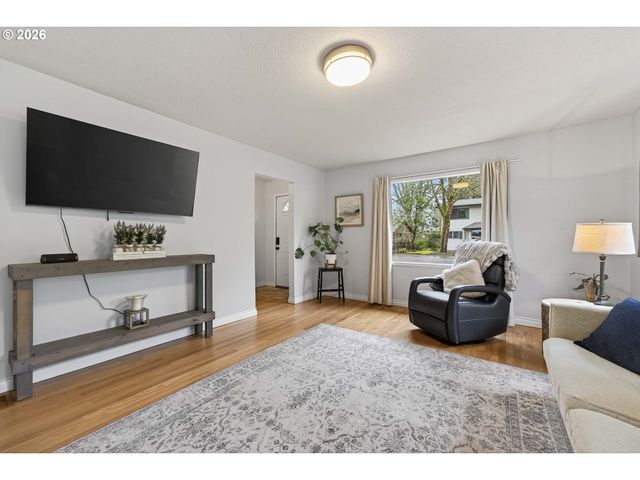 16309 LAKE FOREST Blvd, Lake Oswego, OR 97035