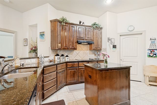 157 Charleston Lane, Fate, TX 75189