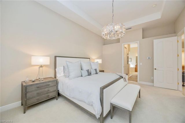 5596 Hammock Isles DR, Naples, FL 34119