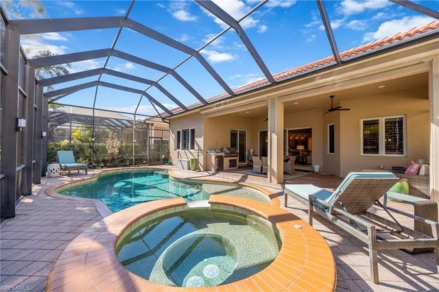 5596 Hammock Isles DR, Naples, FL 34119