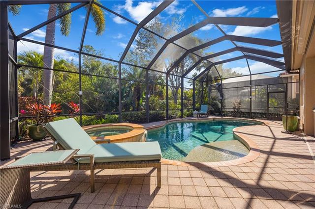 5596 Hammock Isles DR, Naples, FL 34119