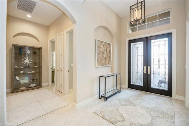 5596 Hammock Isles DR, Naples, FL 34119