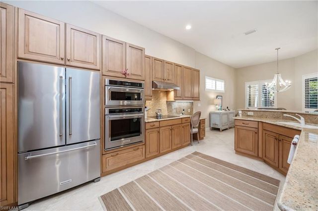 5596 Hammock Isles DR, Naples, FL 34119