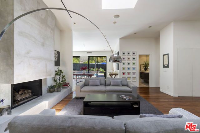 6401 Tahoe Drive, Los Angeles, CA 90068