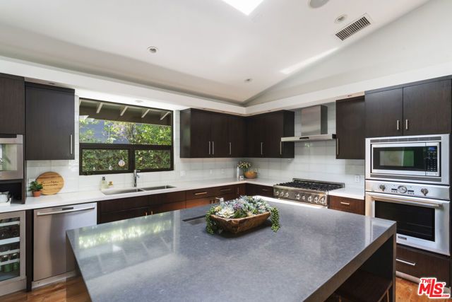 6401 Tahoe Drive, Los Angeles, CA 90068