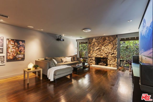 6401 Tahoe Drive, Los Angeles, CA 90068