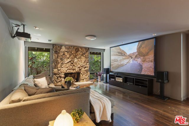6401 Tahoe Drive, Los Angeles, CA 90068