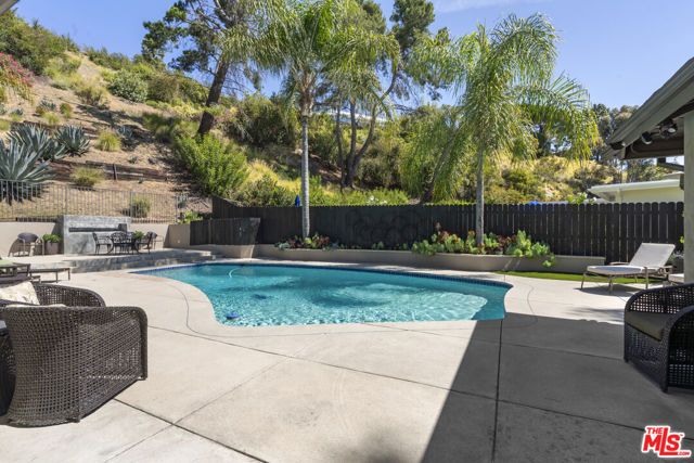 6401 Tahoe Drive, Los Angeles, CA 90068