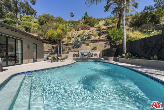 6401 Tahoe Drive, Los Angeles, CA 90068