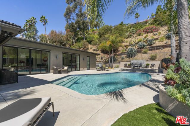 6401 Tahoe Drive, Los Angeles, CA 90068