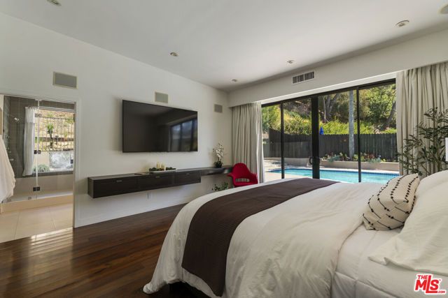 6401 Tahoe Drive, Los Angeles, CA 90068