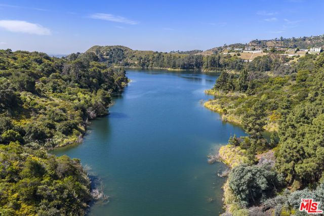 6401 Tahoe Drive, Los Angeles, CA 90068