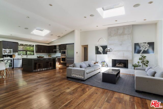 6401 Tahoe Drive, Los Angeles, CA 90068