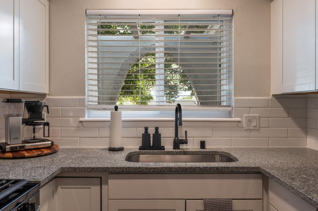 1132 LANDMAN Drive NE, Albuquerque, NM 87112