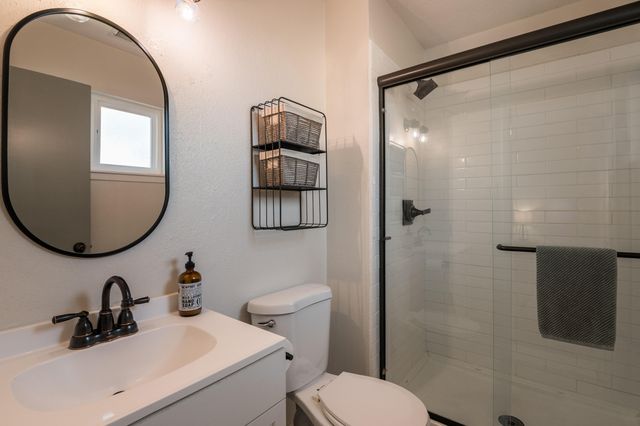 1132 LANDMAN Drive NE, Albuquerque, NM 87112