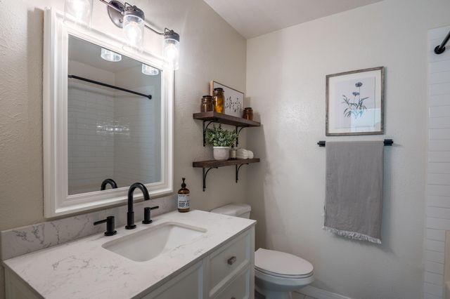 1132 LANDMAN Drive NE, Albuquerque, NM 87112