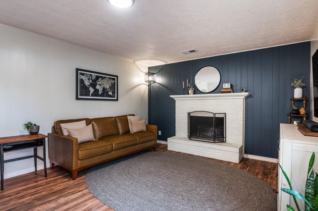 1132 LANDMAN Drive NE, Albuquerque, NM 87112