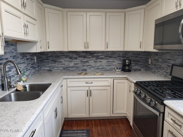 815 N HAYDEN Road D207, Scottsdale, AZ 85257