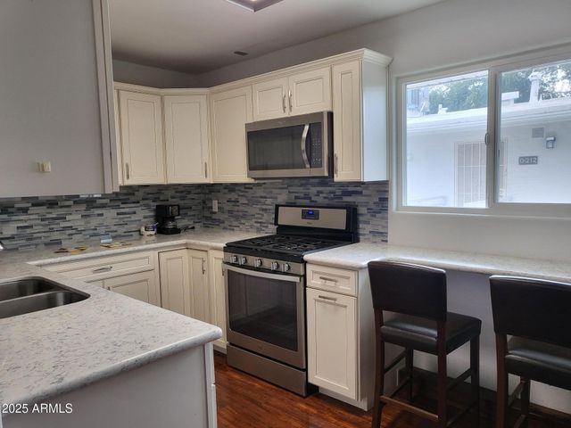 815 N HAYDEN Road D207, Scottsdale, AZ 85257