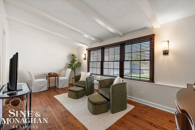 1044 Somerset Avenue, Grosse Pointe Park, MI 48230