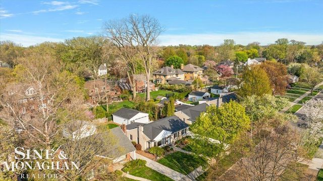 1044 Somerset Avenue, Grosse Pointe Park, MI 48230