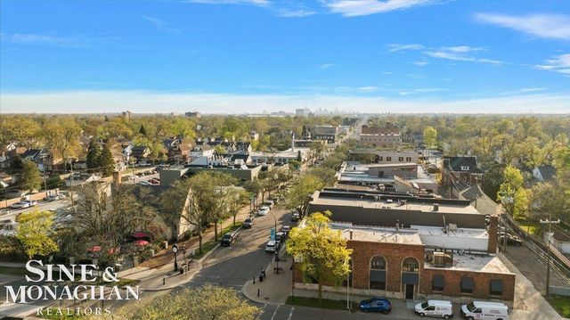 1044 Somerset Avenue, Grosse Pointe Park, MI 48230