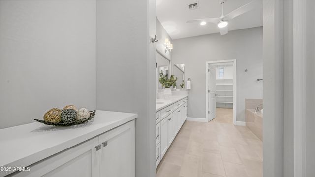 1123 W THUNDERHILL Drive, Phoenix, AZ 85045