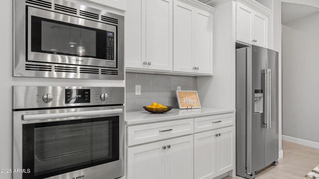 1123 W THUNDERHILL Drive, Phoenix, AZ 85045