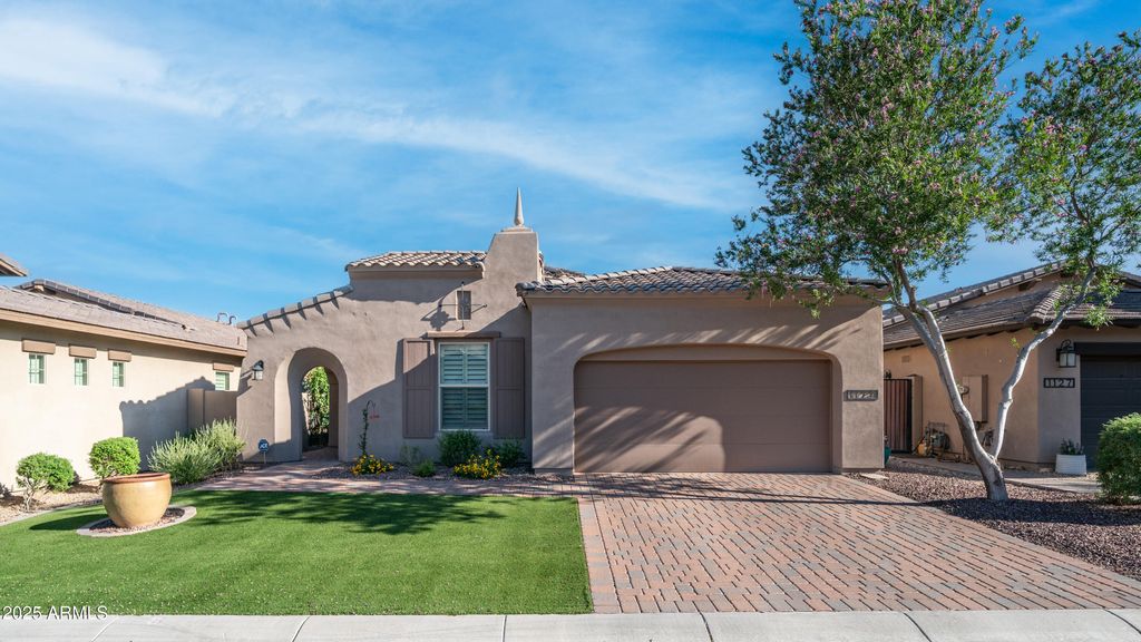 1123 W THUNDERHILL Drive, Phoenix, AZ 85045