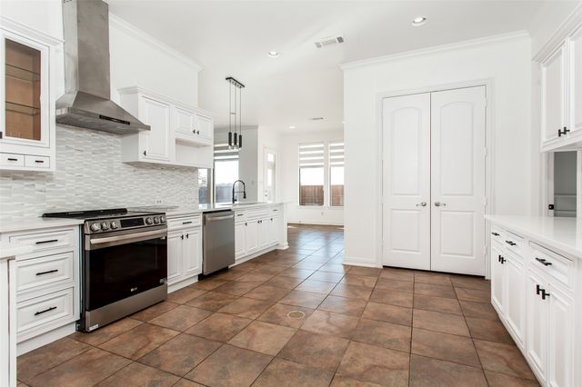 2000 Le Mans Drive, Carrollton, TX 75006