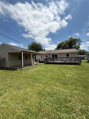 102 27th Ave Drive SW, Cedar Rapids, IA 52404