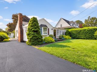 28 Whitecap Road, East Lyme, CT 06357