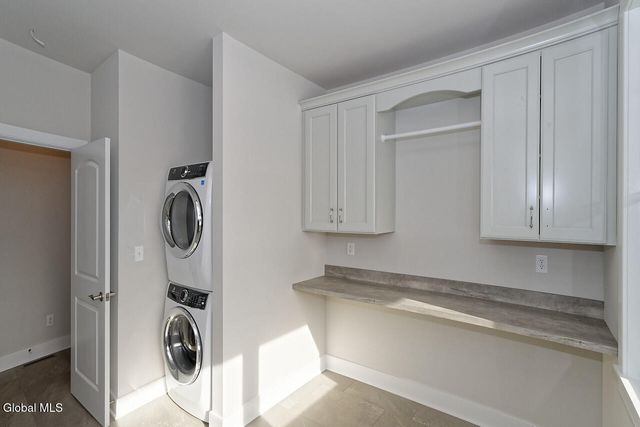 5 Mapleton Court, Clifton Park, NY 12065