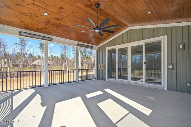 5 Mapleton Court, Clifton Park, NY 12065