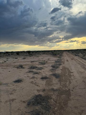 12th Avenue NW 7, Rio Rancho, NM 87124