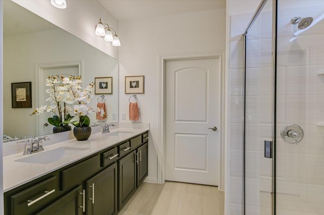 811 Saratoga LN, Georgetown, TX 78633