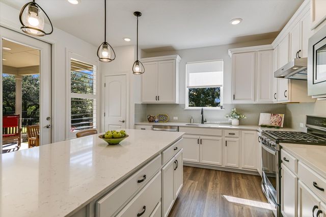 811 Saratoga LN, Georgetown, TX 78633