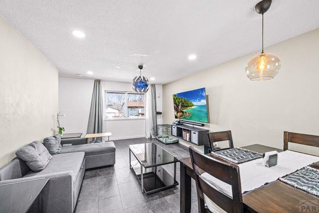 1810 Jones Ave, Pueblo, CO 81004