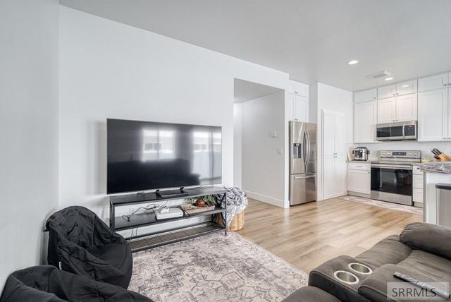 456 S 3rd W, Sugar City, ID 83448