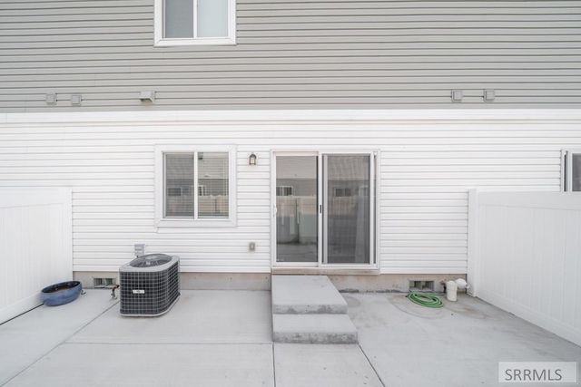 456 S 3rd W, Sugar City, ID 83448