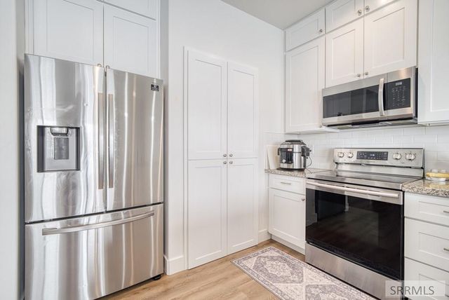 456 S 3rd W, Sugar City, ID 83448