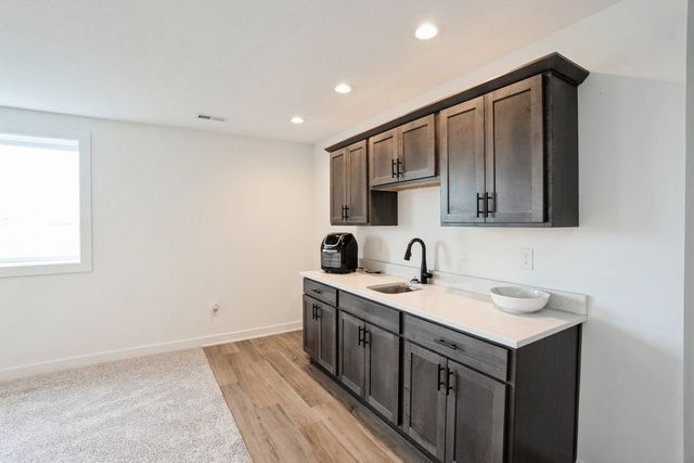 6635 NE 9th Court, Des Moines, IA 50021