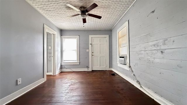 102 S S Beauregard Street 2, Alvin, TX 77511