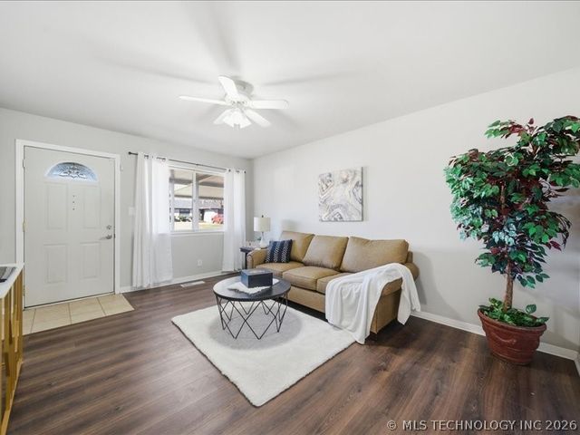 315 S 190th East Avenue, Tulsa, OK 74108