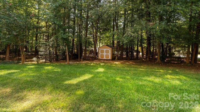 7786 Chapel Creek Drive, Denver, NC 28037